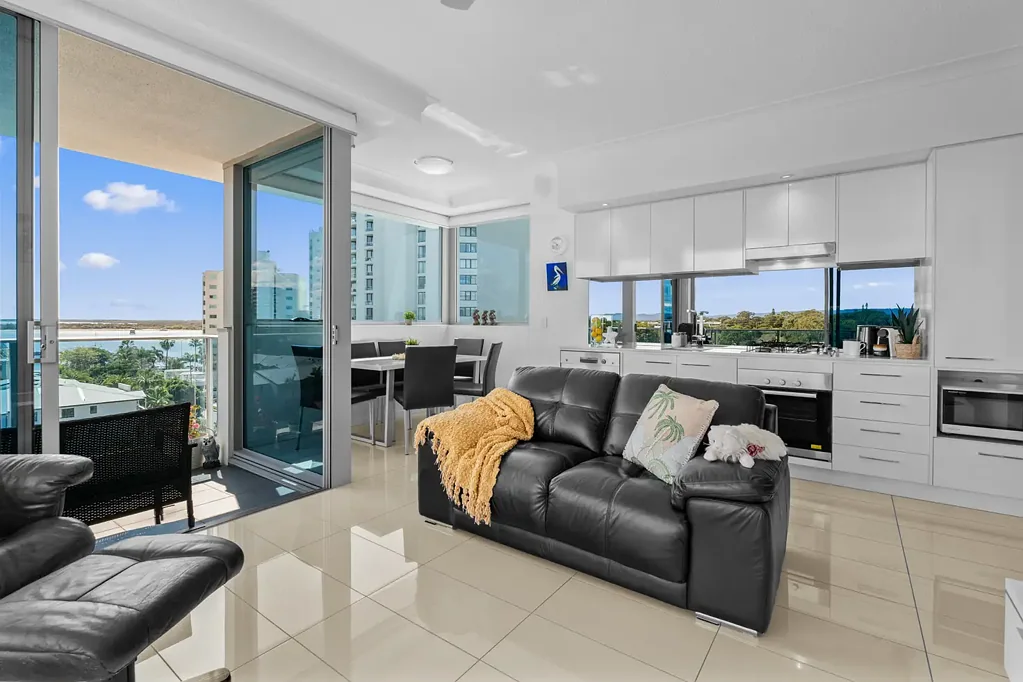 609/20 Labrador Street, Labrador, QLD 4215