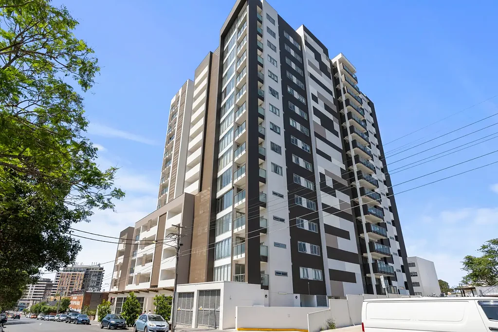 Auburn 2房  TERRIFIC FIRST FLOOR 2 BEDROOM UNIT