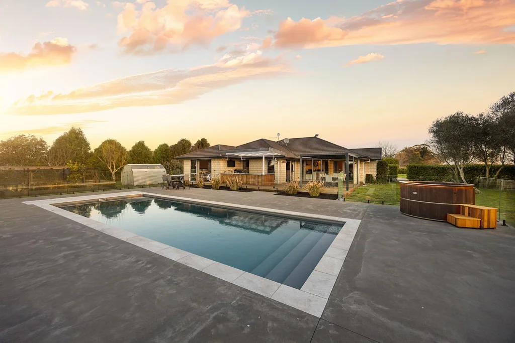 Gordonton  Pool, Privacy and Space