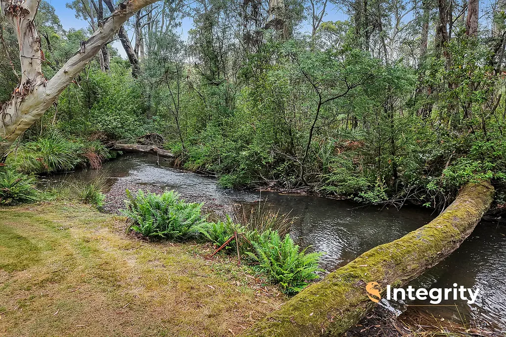 Glenburn 3Kwarto A Rare Riverfront Sanctuary
Where the Yea River flows through your backyard ....