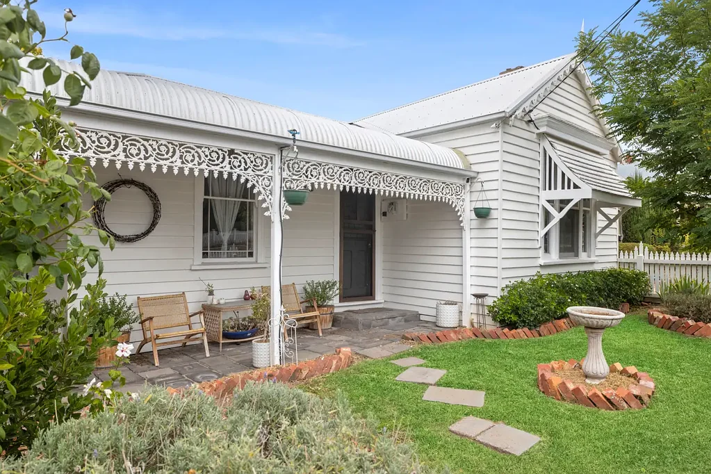 39 Service Street, Clunes, VIC 3370