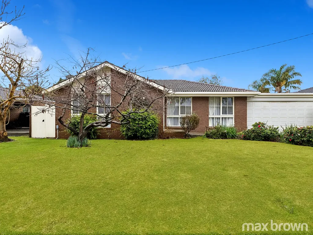 Bayswater North 4Kwarto BEAUTIFULLY PRESENTED FAMILY HOME WITH SPACIOUS LIVING