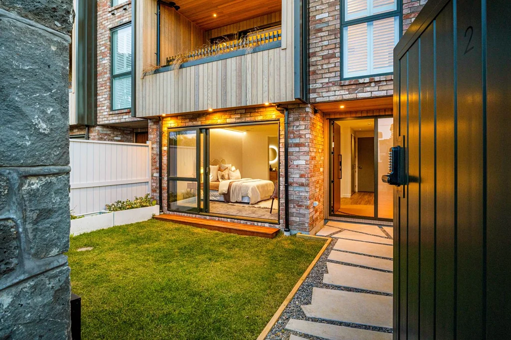 2/282 Point Chevalier Road, Pt Chevalier, Auckland City, Auckland