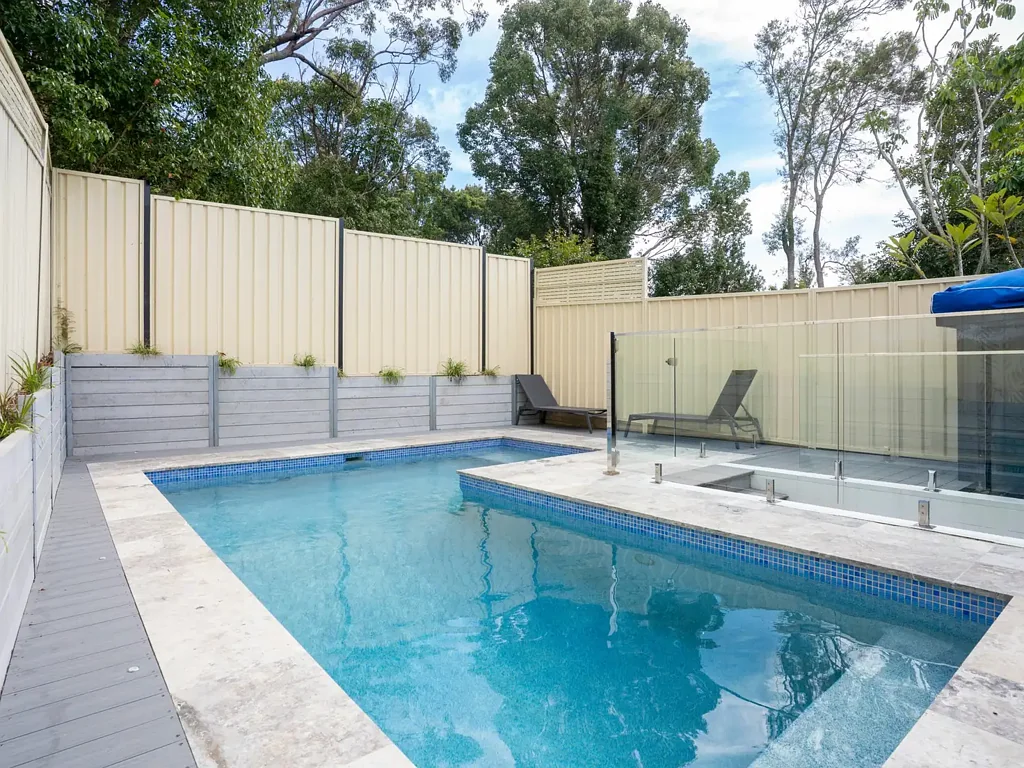 Nelson Bay 3 Slaapkamer Near New Spacious Duplex with a Pool