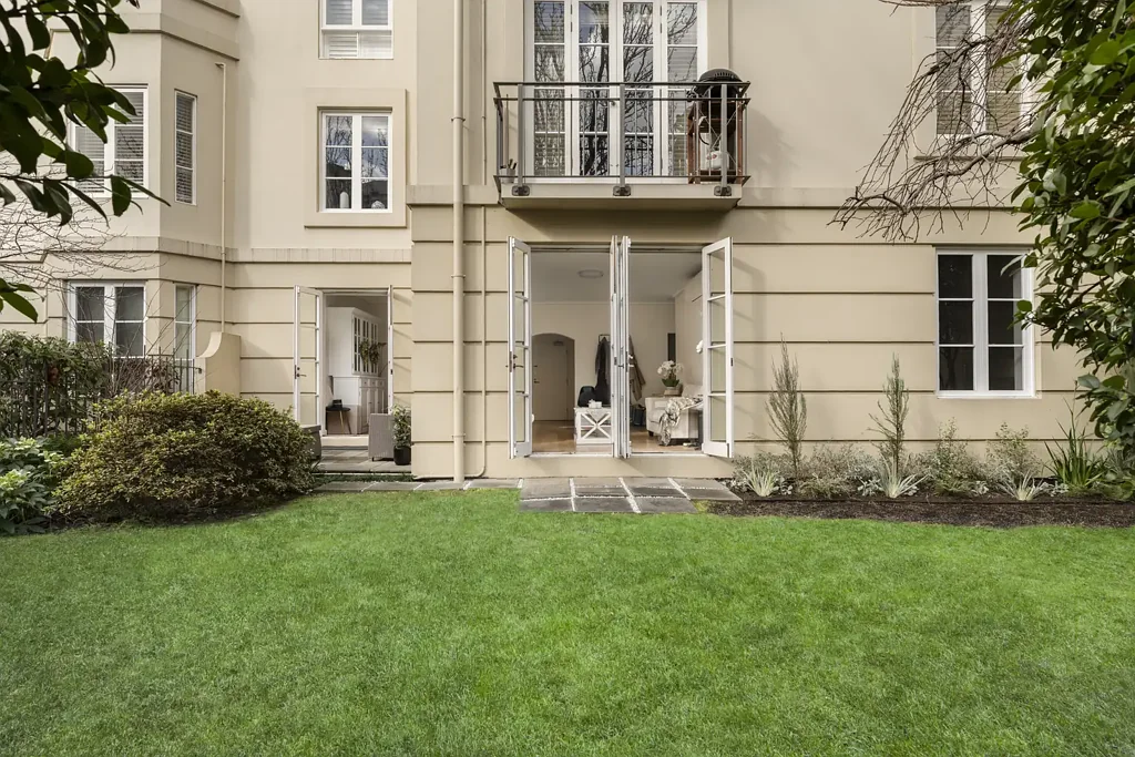 Garden Apartment in Blue Chip Location
