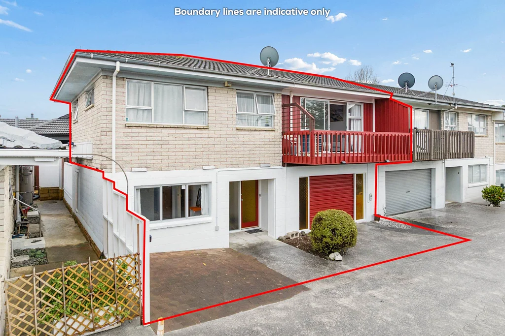 Papatoetoe 3Phòng ngủ Sunny Brick & Tile with Huge Potential!