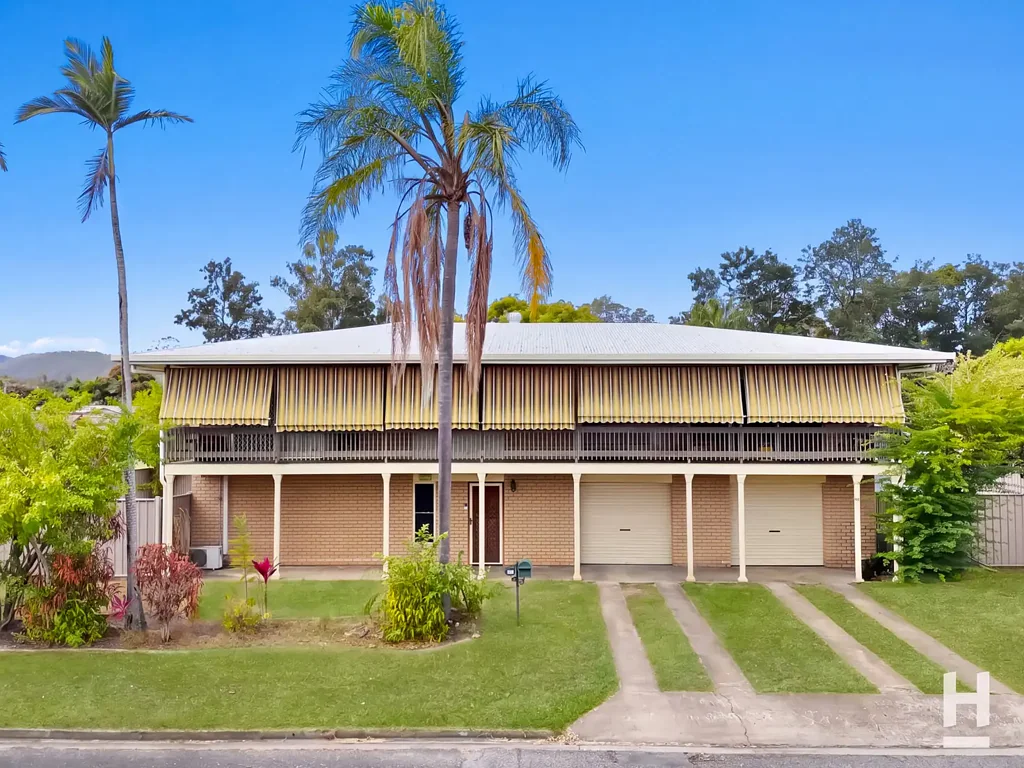 Park Avenue 4 Bedroom Massive Highset Home with Side Access & Huge Rumpus