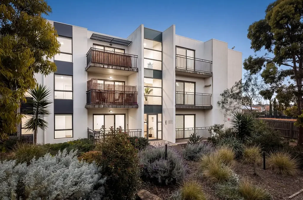Sydenham 2Phòng ngủ Stylish, Sunlit Living in a Prime Sydenham Location!