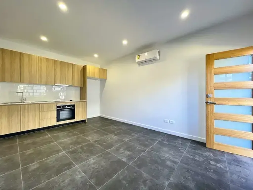 GRANNY FLAT WITH SEPARATE BEDROOM