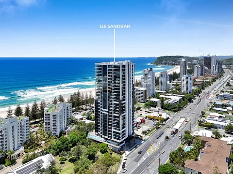 Burleigh Heads 2 Bedroom High Floor Apartment With Perfect North Aspect!