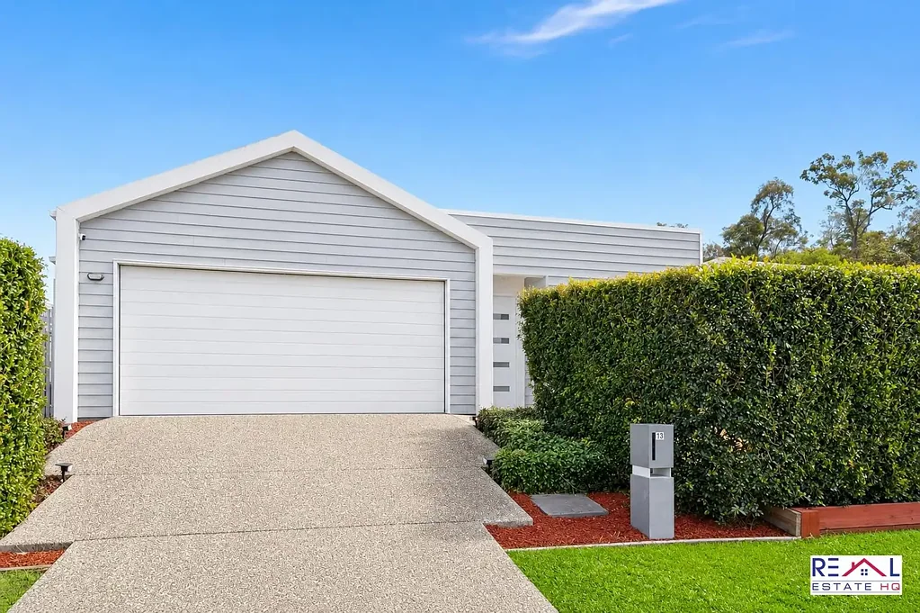 Pimpama 4Habitaciones Family Living Redefined in The Heights Estate