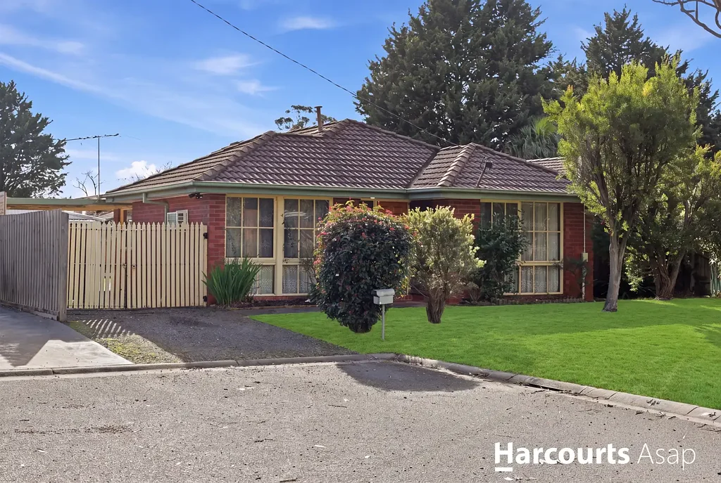 Cranbourne 2ਬੈੱਡਰੂਮ Quiet Court Location with Subdivision Potential