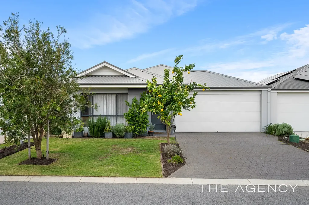 42 Aquamarine Parade, Treeby, WA 6164