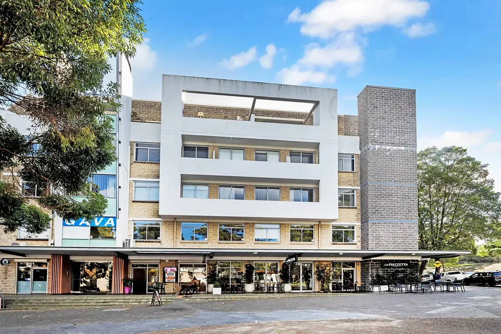 THE OASIS APARTMENTS