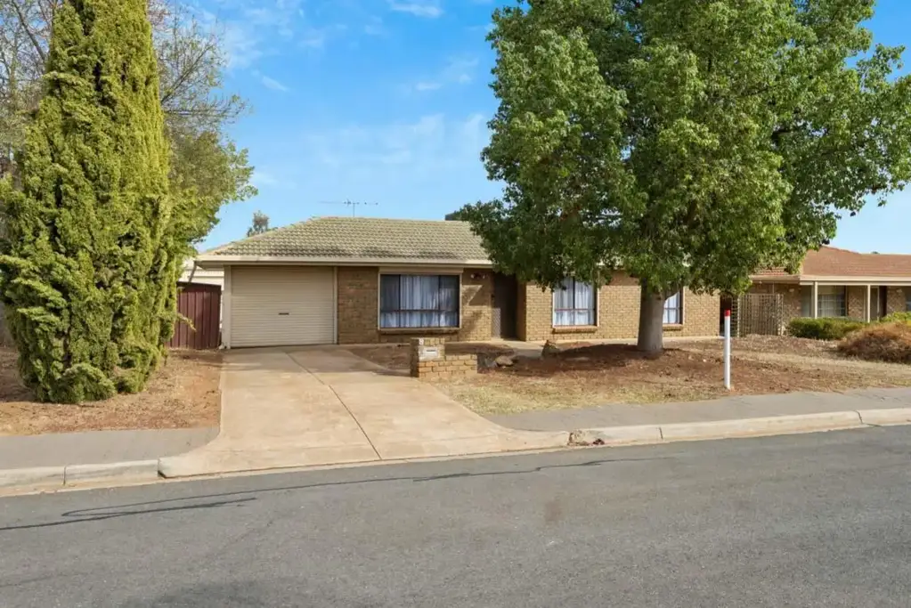 8 Amsterdam Street, Craigmore, SA 5114