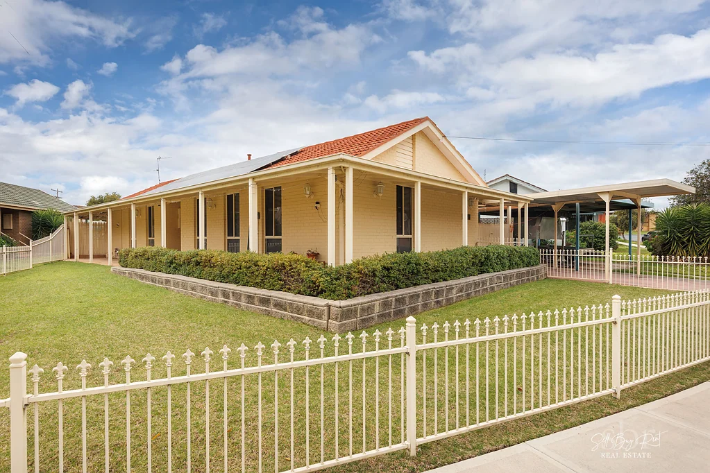 4 RIGA COURT, Wodonga, VIC 3690