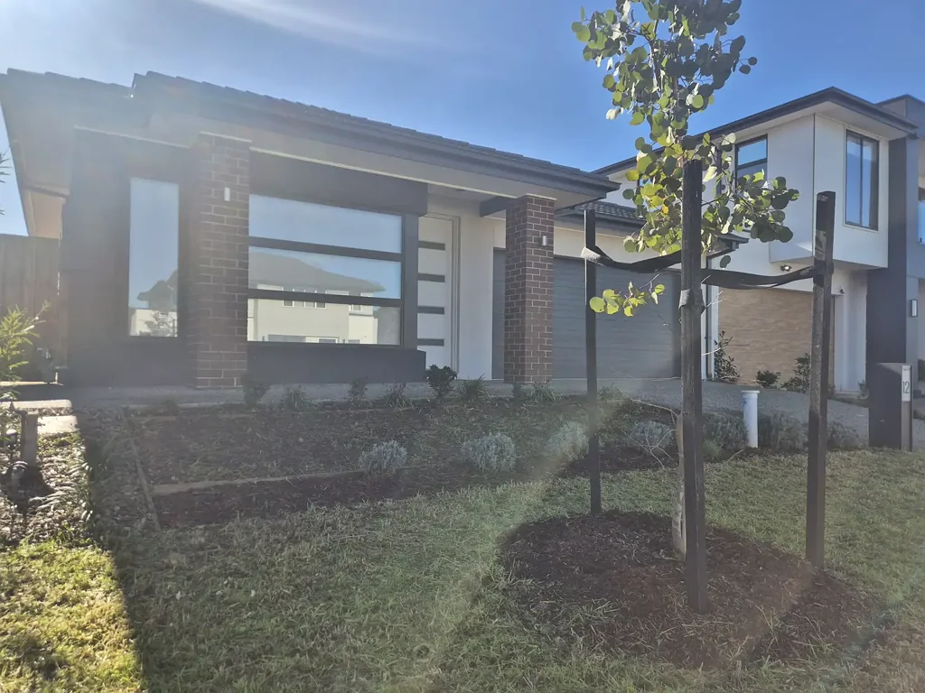 Modern Family Home at a Perfect Location in Woodlea!