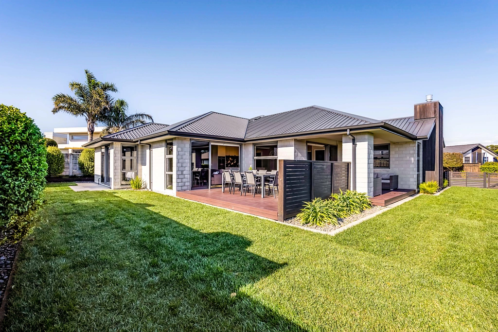 52 Links Drive, Waiwhakaiho, New Plymouth, Taranaki