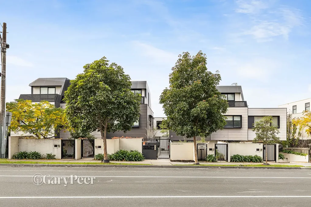 Glen Iris 3房 BG Architecture设计 高端Atherton Terrace 私密绿叶环境 开放式起居区 美食石材厨房 高端电器 自然采光充沛 宽敞主卧套间 中央浴室 双车库 Phenomenal living, lifestyle & location!