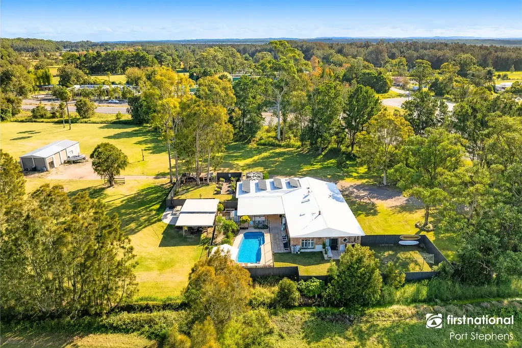 Bobs Farm 5 Slaapkamer Space, Privacy & Endless Potential in a Premier Coastal-Rural Setting