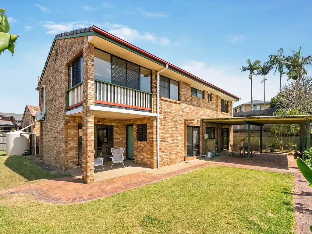 Sunnybank Hills 4房 Sunnybank Hills 腹地，经典优雅与永恒宏伟！ Classic Elegance and Timeless Grandeur in the Heart of Sunnybank Hills!