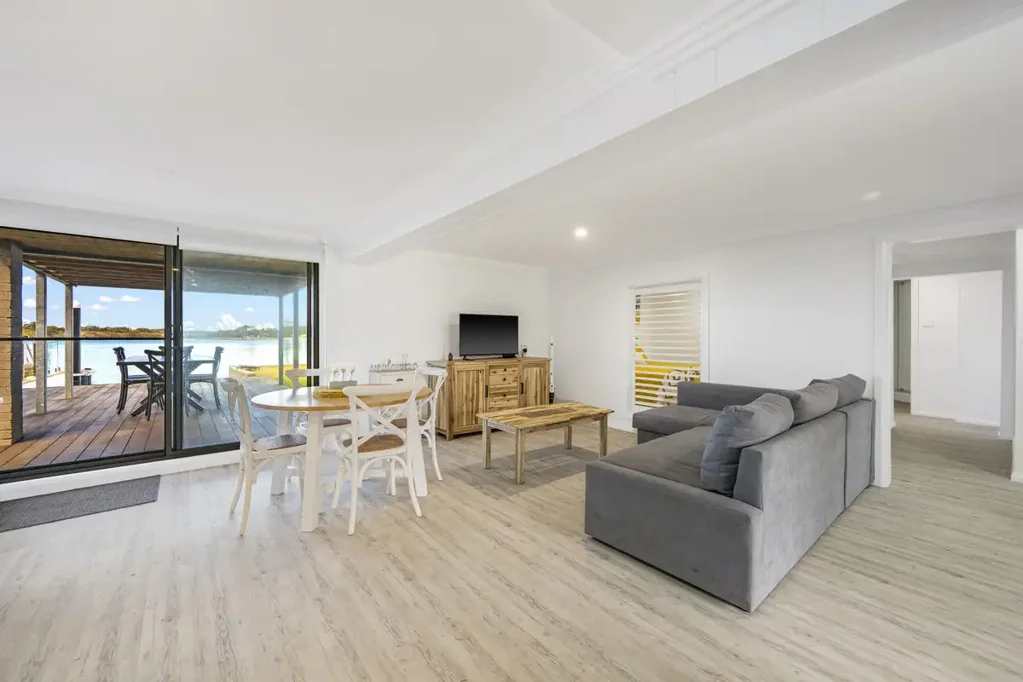 Fully Furnished River Frontage Home!
