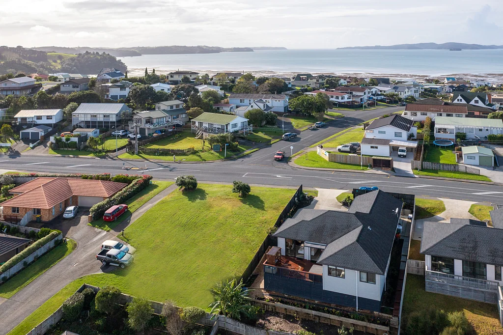 11 Hewson Drive, Snells Beach, Rodney, Auckland