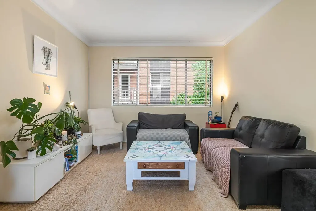 Bright & Spacious with Leafy Outlooks | Extra Convenient Location