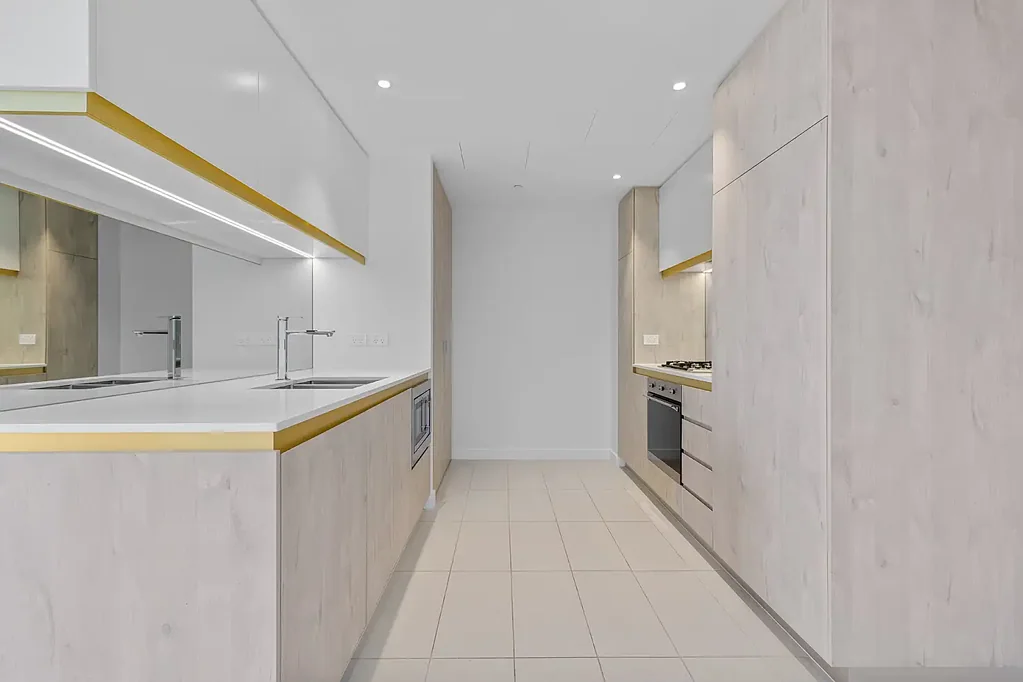 Executive Living: Unfurnished 1 Bedroom Apartment at The Grand Eastlakes, The Jewel of the East!
