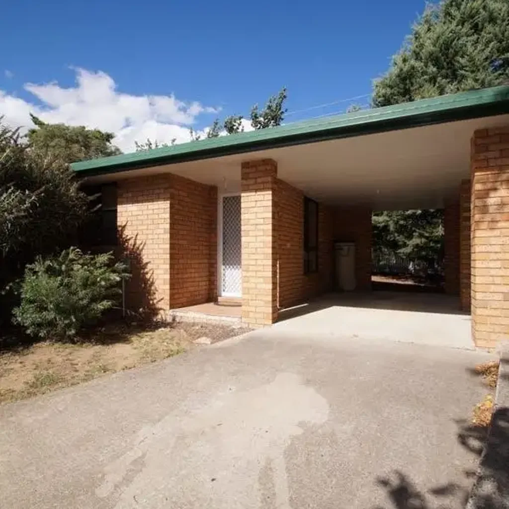FULLY RENOVATED 2 BEDROOM UNIT