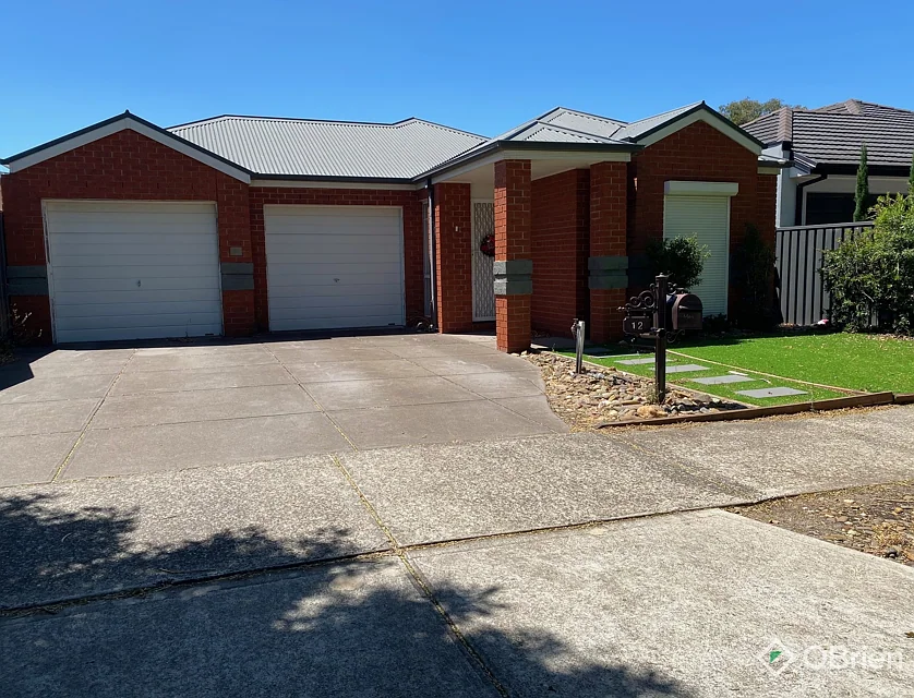 12 Hessing Green, Caroline Springs, Western Melbourne, 3房, 2浴, House