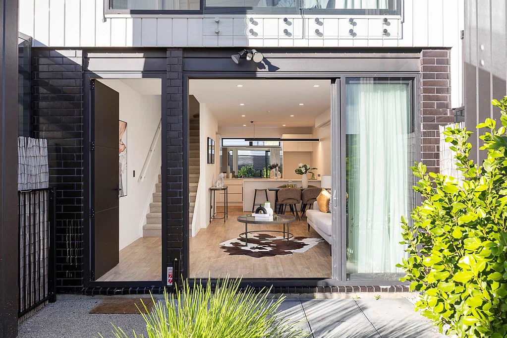 Mount Wellington 4 Slaapkamer Modern Family Living in Central Auckland