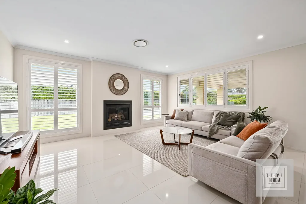 Pitt Town 5房  Garden Oasis. Contemporary Family Home, Shed & Pool on Half an Acre.
