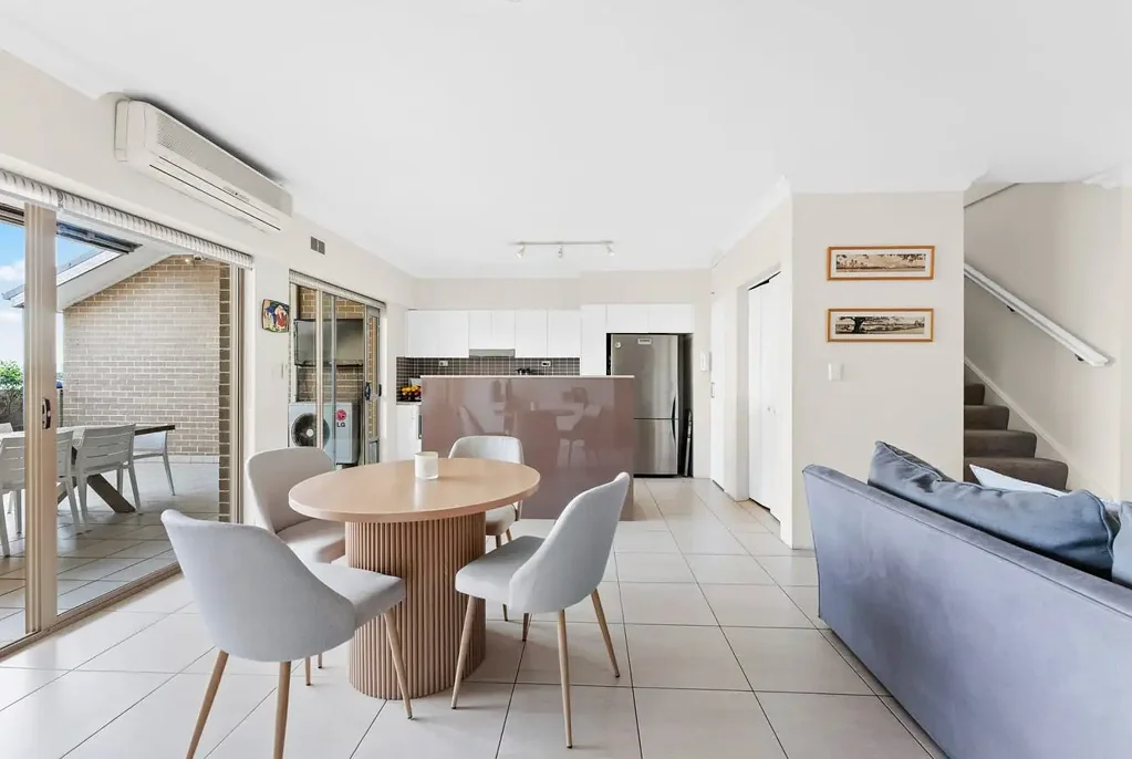 Spacious Apartment with Superb Entertaining Terrace