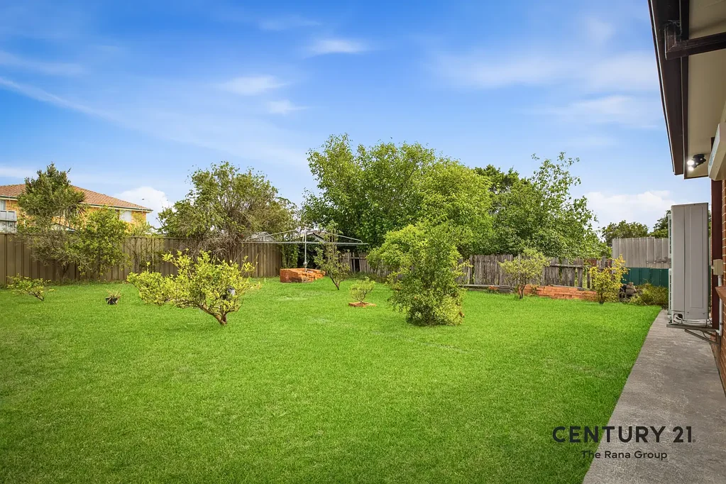 Blacktown 5બેડરૂમ Double Living Spaces and Kitchen Areas — Ideal for Large Families or Smart Investors!!