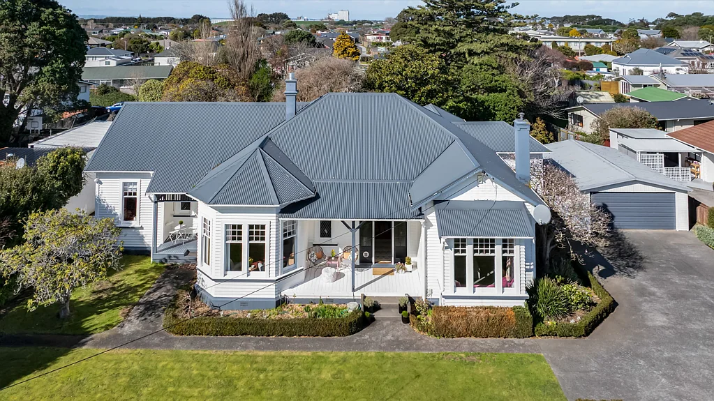 Hawera 4 Bedroom A Distinguished Hawera Residence with Space, Style and Privacy