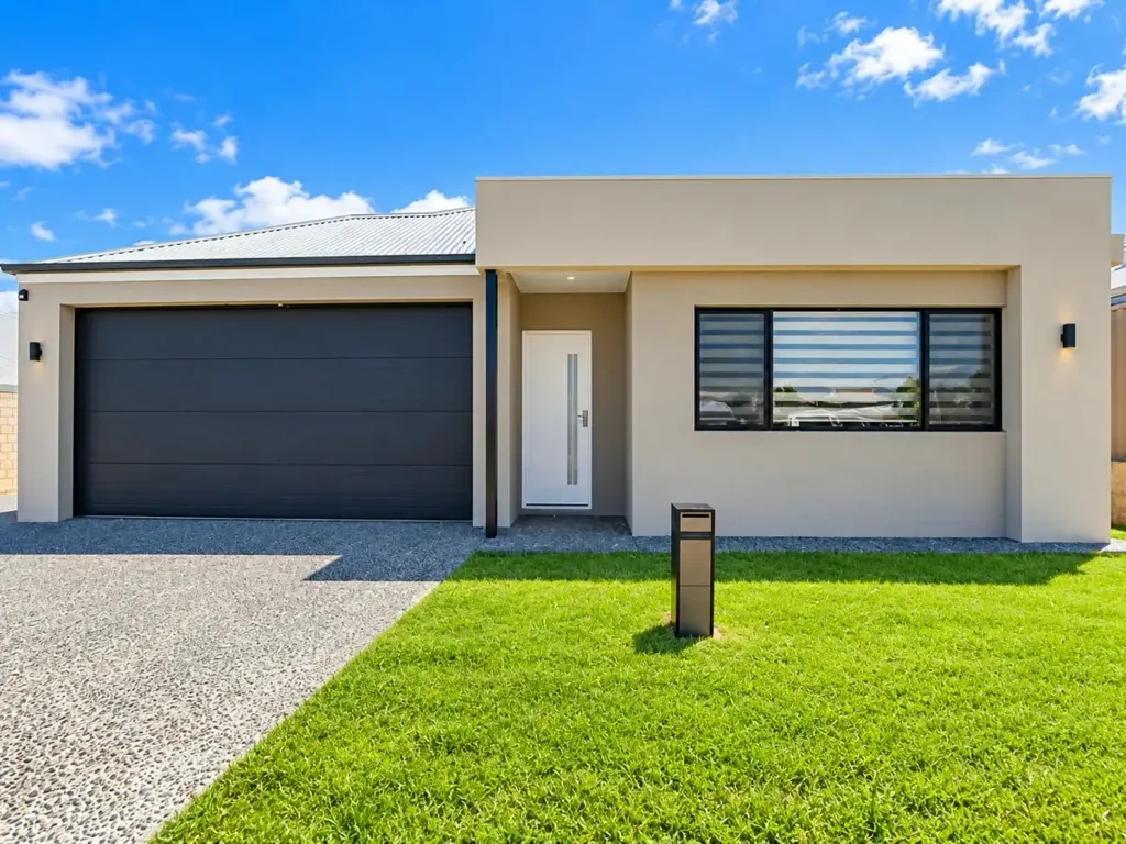 NEW 4-BEDROOM HOME IN BALDIVIS- Walk to Pine View Primary school