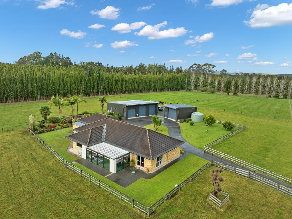 Kerikeri Surrounds 4Habitaciones Picturesque Lifestyle Property with Land & Sheds
