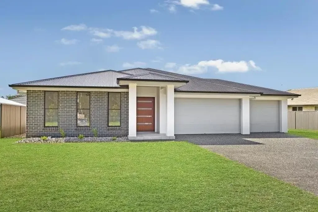 Woolmar 4 Bedroom 4 BEDROOMS / 3 BATHROOMS / TRIPLE GARGE / PARK FRONTAGE BLOCK