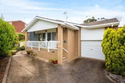 UNIT 1 15 PACIFIC WAY, Tura Beach