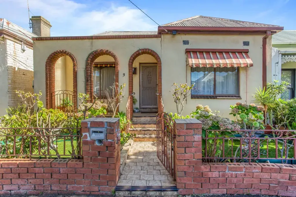 Large house in Great Location!!