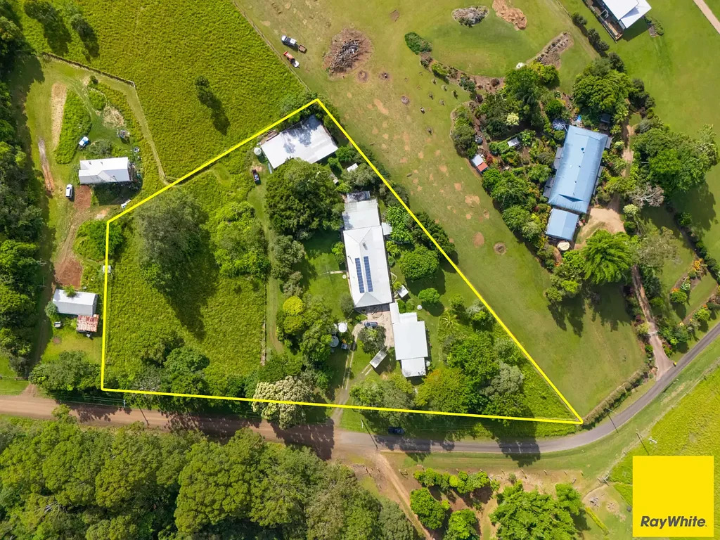 49 Mcleish Road, Lake Eacham, QLD 4884
