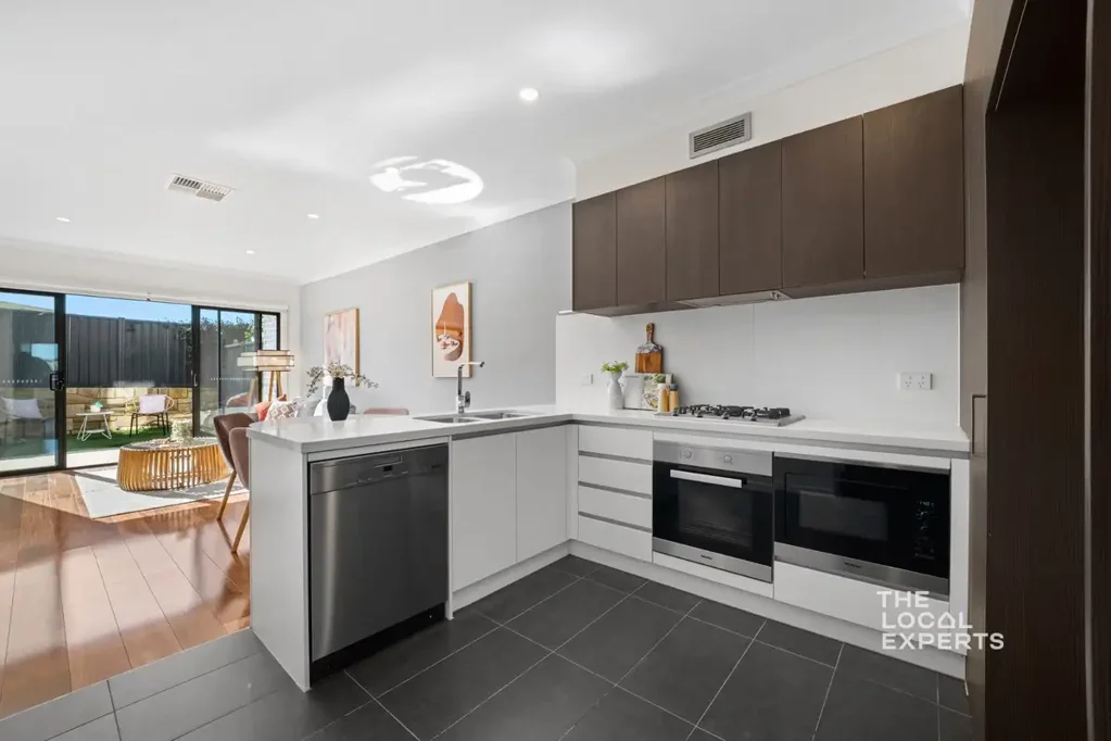 Lawson 4બેડરૂમ Sun-Drenched Townhouse in The Heart of Lawson