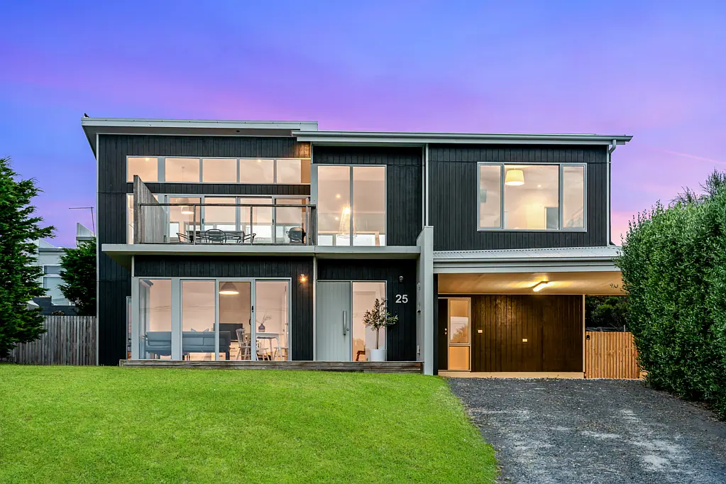 Port Fairy 4कमरा Contemporary Two-Storey Home with Ocean Views