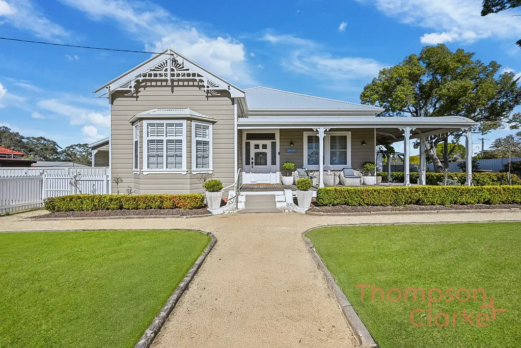 Kurri Kurri 3 Bedroom Heritage Elegance, Modern Luxury