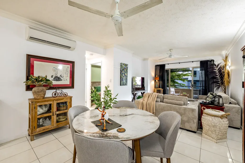 Cairns North 2Moenga A TOUCH OF EVERYDAY LUXURY