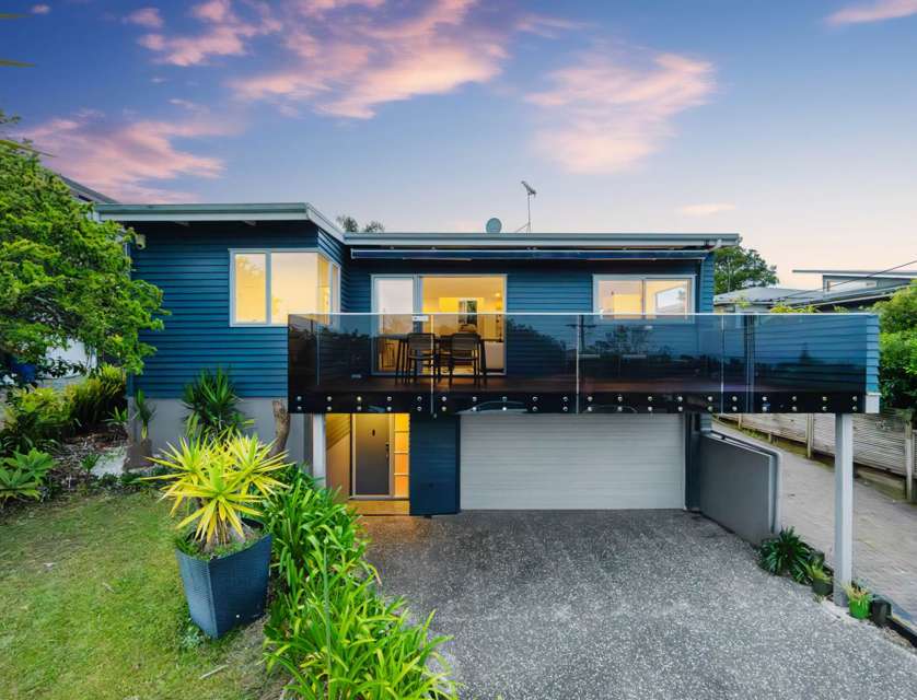 19 Peter Terrace, Castor Bay, North Shore City, Auckland, 5部屋, 3バスルーム, House