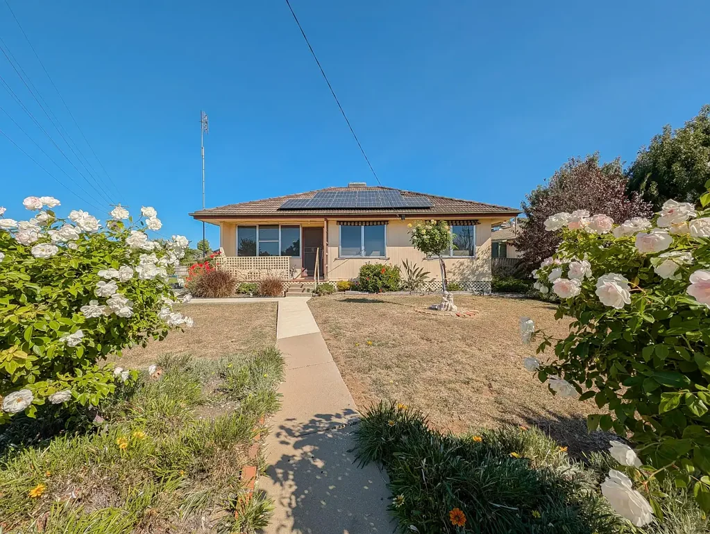 Kerang 3房  Exceptional Value - 3 Bedroom home on a Lovely Corner Block