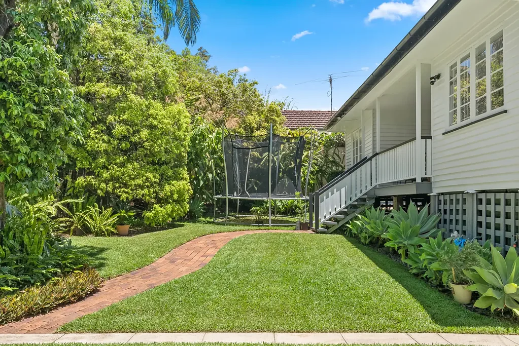 20 Gordon Road, Bardon, QLD 4065