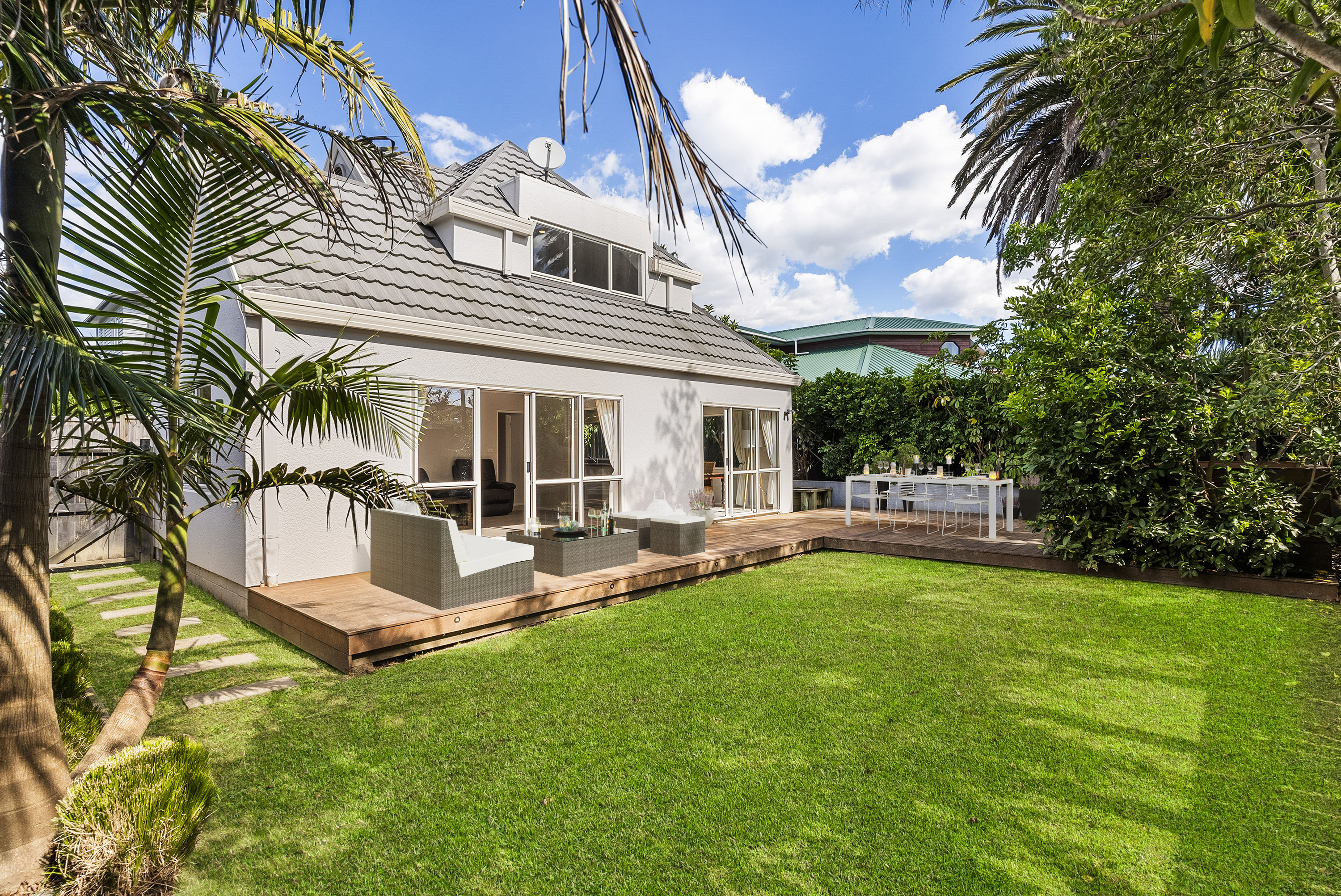 2/13 Eversleigh Road, Belmont, Auckland - North Shore, 3 침실, 0 욕실, House